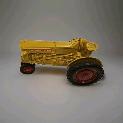 Tractor Slik Toys escala 1/16 dorado Minneapolis Moline UB NF de colección sin chimenea Foto 1 de 4