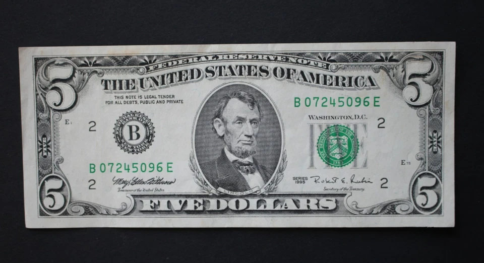 1995 $5 New York Federal Reserve Note/F-1984B/about uncirculated/FREE SHIPPING! - Image 1 of 4