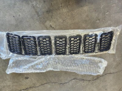 NEW 2017-2021 Jeep Grand Cherokee Upper BLACK Texture Grille Inserts, OEM  - Image 1 of 4
