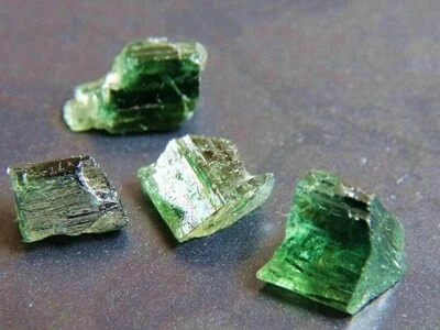Турмалин, натуральный без обработки, граненый турмалин, танзанийский грубый 6,60 карата T - Изображение 1 из 4