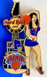 2011 HARD ROCK CAFE NUEVA YORK KNICKS SEXY NBA CHEER GIRL SERIE LE PIN - Imagen 1 de 1