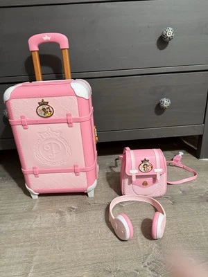 Disney Collezione Stile Principesse Deluxe Valigia Gioco Cuffie e Zaino - Immagine 1 di 3