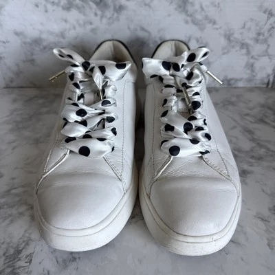 Zapatillas para mujer Kate Spade New York Lift Optic blancas/negras con cordones a lunares talla 8” Foto 1 de 4