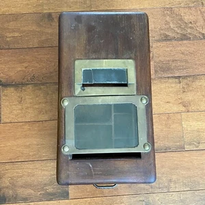 Antiguo estuche O’Briens de cierre automático hasta madera vidrio y latón Liverpool Inglaterra - Imagen 1 de 12