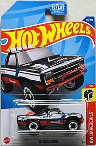 Hot wheels Treasure Hunt '87 Dodge D100 Black #186 186/250 2022 HW Daredevils