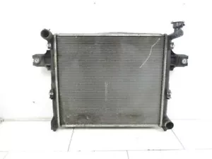 Kühler Wasserkühler Motorkühler passt für JEEP GRAND CHEROKEE III (WH) 4.7 V8 - Picture 1 of 5