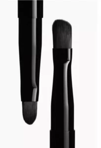 Chanel Lip Dual-Ended Lip Brush N°300 New + Chanel Card 100% Authentic - Picture 1 of 4