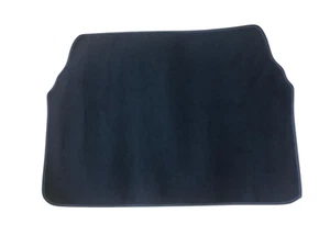 TEPPICHMATTE für Kofferraum in Schwarz mit Kunstleder Saum für Mercedes W201 NEU - Picture 1 of 4