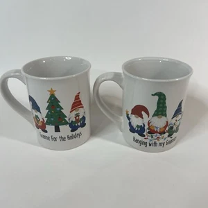 Set Of 2 Dat’l Do It DDI Inc Hanging With My Gnomies Mugs Ceramic Coffee 16 Oz - Foto 1 di 7