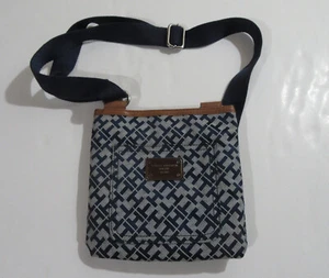 Tommy Hilfiger Crossbody Bag Xbody Handbag TH Logo Navy Blue NWT NEW - Picture 1 of 4