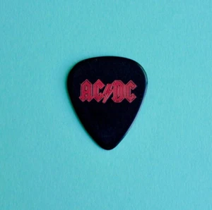 SUPER SELTEN AC/DC - Angus Young 2016 ROCK OR BUST Tour Gitarren-Plektrum ~ schwarz/rot - Bild 1 von 2
