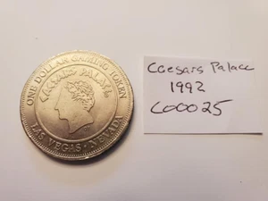 GETTONE DA GIOCO VINTAGE LAS VEGAS $1 - 1992 CAESARS PALACE - C00025 - Foto 1 di 2