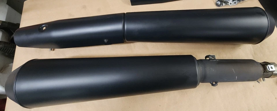 ESCAPE MOTO GUZZI V7 850 PIEDRA NEGRO 21-24 Foto 1 de 1