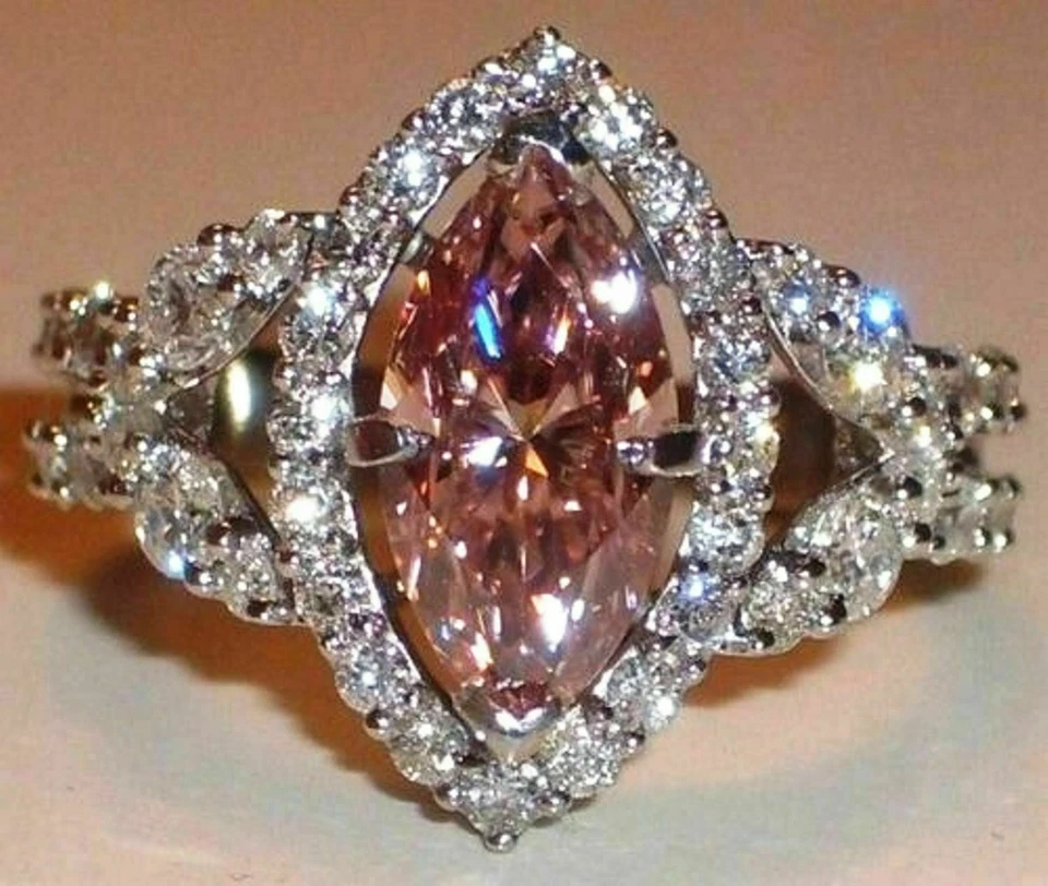 Anillo de compromiso de oro blanco de 14 quilates con zafiro marquesa rosa de 3 quilates y diamantes simulados Foto 1 de 1