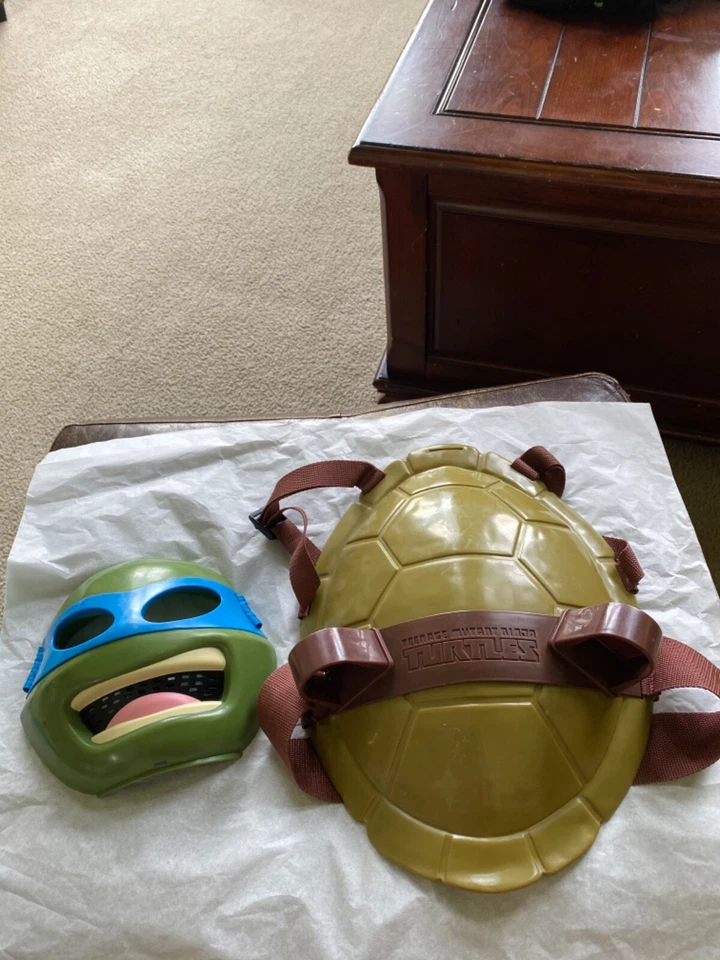 VINTAGE HTF LEONARDO TEENAGE MUTANT NINJA MASK AND TURTLE SHELL LOT - Image 1 of 4