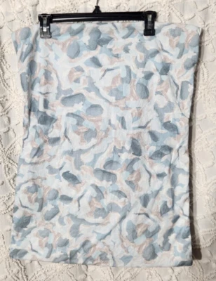 Almohada West Elm Algodón Orgánico Caída Pétalos Azul Falso Sostenible Silencioso Lujo Foto 1 de 4