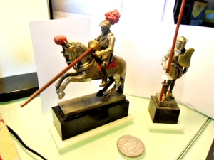 (2) Estatuilla Caballero Miniatura Real Armería Muy bien detallada - Madrid, España - - Imagen 1 de 9