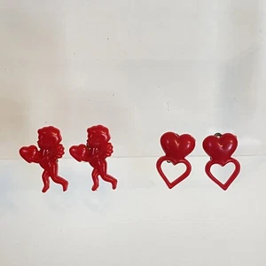 2 Pairs Vintage Amscan Plastic Clip-On Valentine's Day Earrings Hearts Cupids - Picture 1 of 7
