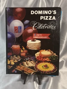 Domino's Pizza Celebrates 25th Anniversary Cookbook 1986 Auto.by Marge Monaghan - Foto 1 di 4