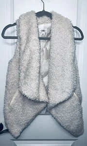 Cato’s Woman’s Cream Chic Faux Fur Fuzzy Vest Size Small New - Picture 1 of 4