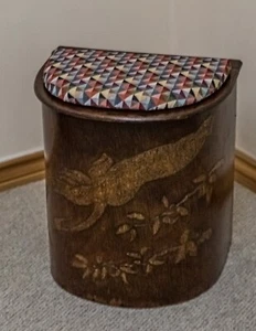 Antique semicircular small wooden storage box - Picture 1 of 9