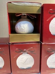 LLADRO 2002 Christmas Ball ORNAMENT Porcelain (01016722) - Picture 1 of 5