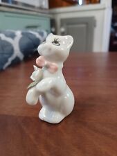 Figurine chat miniature vintage joliment blanc position assise chat porcelaine