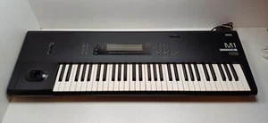 KORG M1 Music WorkStation Digital Synthesizer GETESTET Sequenzer 61 Tasten 16 Stimmen - Bild 1 von 24