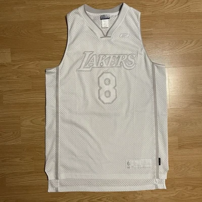 Camiseta exclusiva vintage rara Kobe Bryant #8 Los Angeles Lakers White Out Reebok M - Imagem 1 de 4