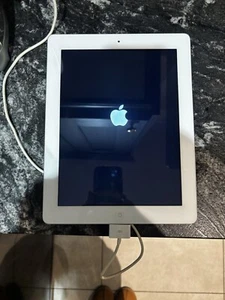 Apple iPad 2 A1395 16GB Tablet 512MB 9.7" iOS 9.3.5 Silver White Bundle - Picture 1 of 8