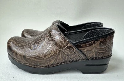 Zuecos profesionales Dankso para mujer de cuero marrón en relieve talla 38/US 7,5-8 -W17 Foto 1 de 4