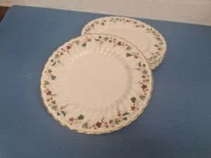 Royal Doulton Canterbury Dinner Plate H4965 Diameter 27cm  - Picture 1 of 6