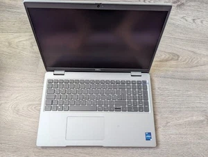 Dell Latitude 5540 | i5-1345U | 8GB RAM | 512GB SSD | 15,6" FHD | Fingerprint - Afbeelding 1 van 5