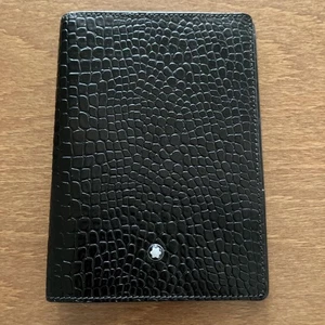 Montblanc Qatar Airways Reisepassetui schwarz dunkelbraun Krokodil ohne Box gebraucht - Bild 1 von 6