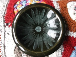 SCHWERE SCHMUCKSCHALE VON LOTUS POTTERY DEVON - Bild 1 von 4