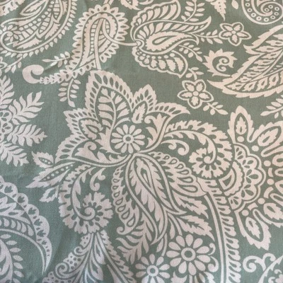 NUEVO Waverly Inspirations Tela de Algodón Damasco 2.8 yardas Verde sobre Blanco Foto 1 de 4