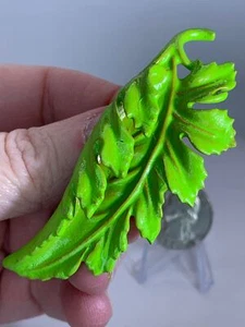 Leaf Coiled Green Vintage Metal Brooch Pin M-3294 - Picture 1 of 3