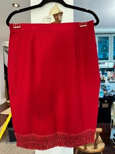Falda Roja 100% Lana con Flecos - Talla 10, Diseñador Canadiense, Estilo Elegante - Imagen 1 de 5