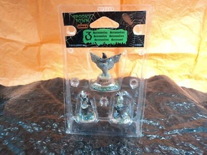 Lemax Spooky Town HAPPY OWL-O-WEEN Figure #94524 NEW IN PACKAGE 2019 3 Owls - Picture 1 of 4