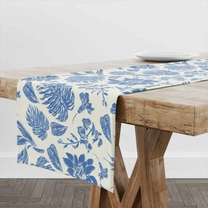 Patrones florales azules para corredor de mesa | decoración de mesa de diseño único | hecho en la UE - Imagen 1 de 2