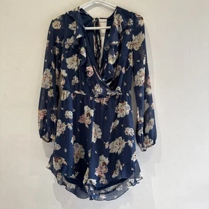 Stunning Playsuit shorts, blue floral Size 10 new look. - Picture 1 of 13