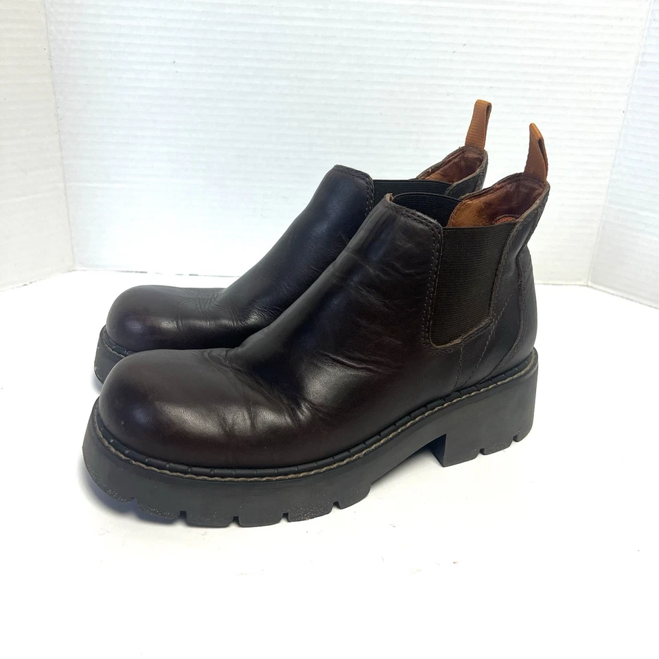 American Eagle Outfitters Chunky Leather Ankle Boots sz 8 Chelsea y2k Grunge 90s - Image 1 of 4