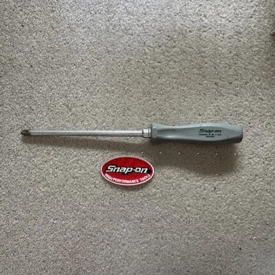Snap-On SDDZ84A  Pozidriv No.4 Screwdriver with Gray Hard Handle 🇺🇸 - Image 1 of 4