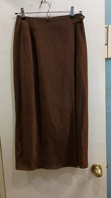 Falda envolvente midi marrón Talbots talla 4P aspecto de cuero estilo clásico.    S2 Foto 1 de 4