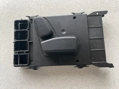 MERCEDES-BENZ ML320 1998-2003 ~ INTERRUPTOR ASIENTO DELANTERO DERECHO ~ A1638201910 ~ PIEZA OEM Foto 1 de 3