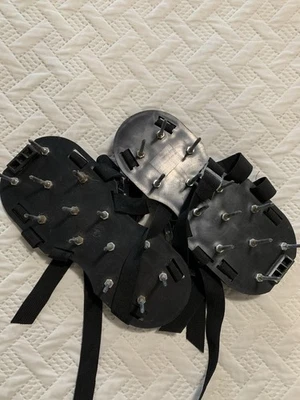 Zapatos de aireador de césped, zapatos de clavos para autonivelación en terrenos difíciles irregulares Foto 1 de 4