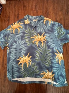 Tommy Bahama Hawaiian Shirt Men 2XL Blue Floral 100% Silk Resort Camp Button Up - Picture 1 of 6