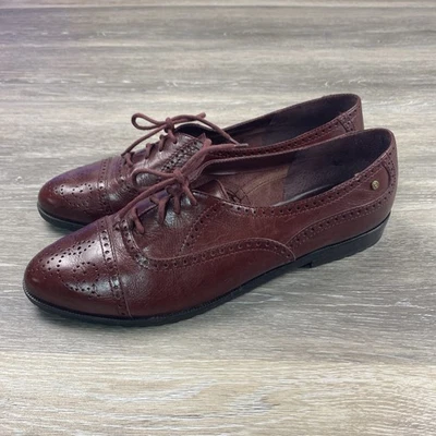 Vintage 1980’s Etienne Aigner Women’s Oxford. Size 11 M Excellent Condition - Image 1 of 4