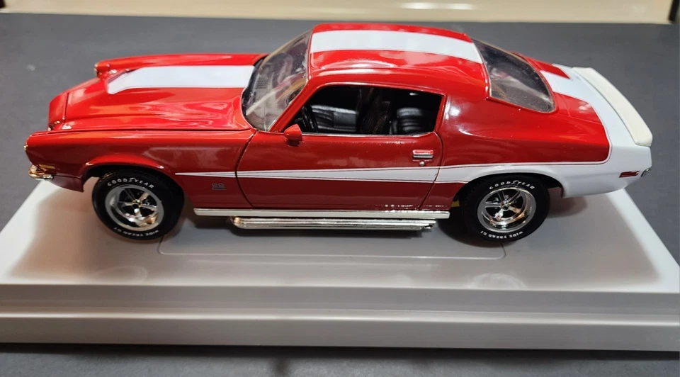 1:18 Diecast 1979 Camaro Motion S/S Wheels (Red/White) - Image 1 of 3