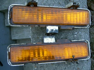 Pair of 1992 Blazer parking/signal light assemblies - Picture 1 of 1